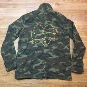 American Eagle Jean Jacket Womens Small Camo Denim Heart Embroidered Cincinnati